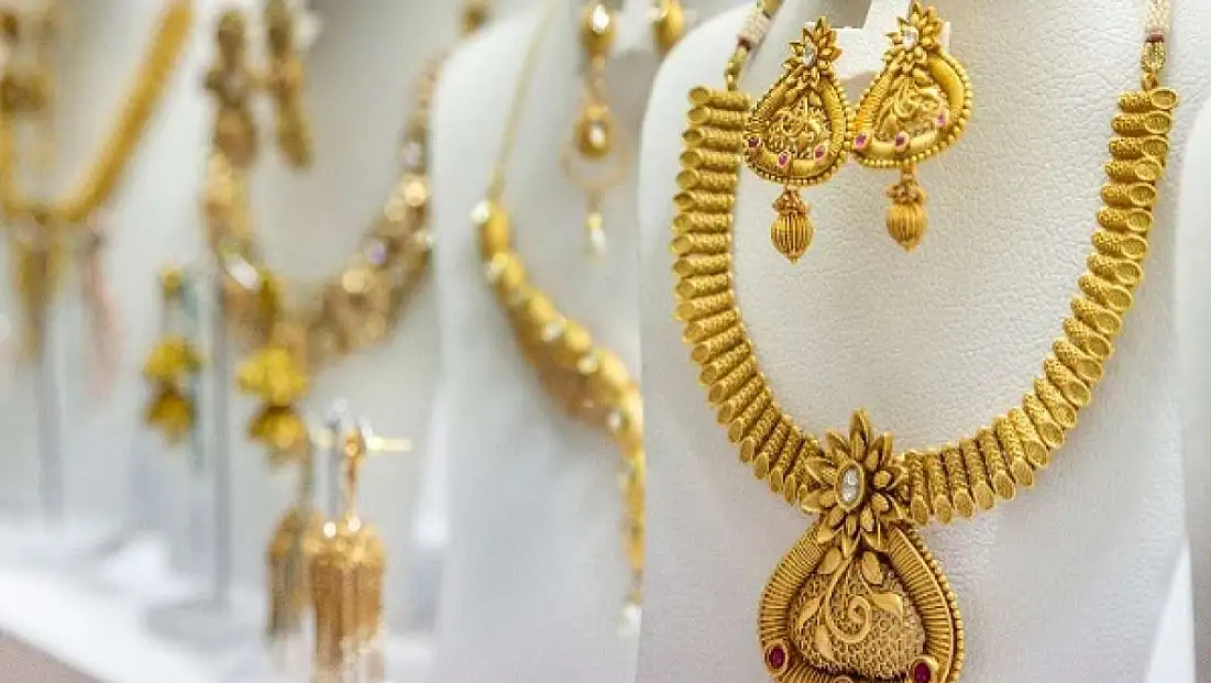 Altın nereye kadar düşecek? Uzman isim tek tek açıkladı...