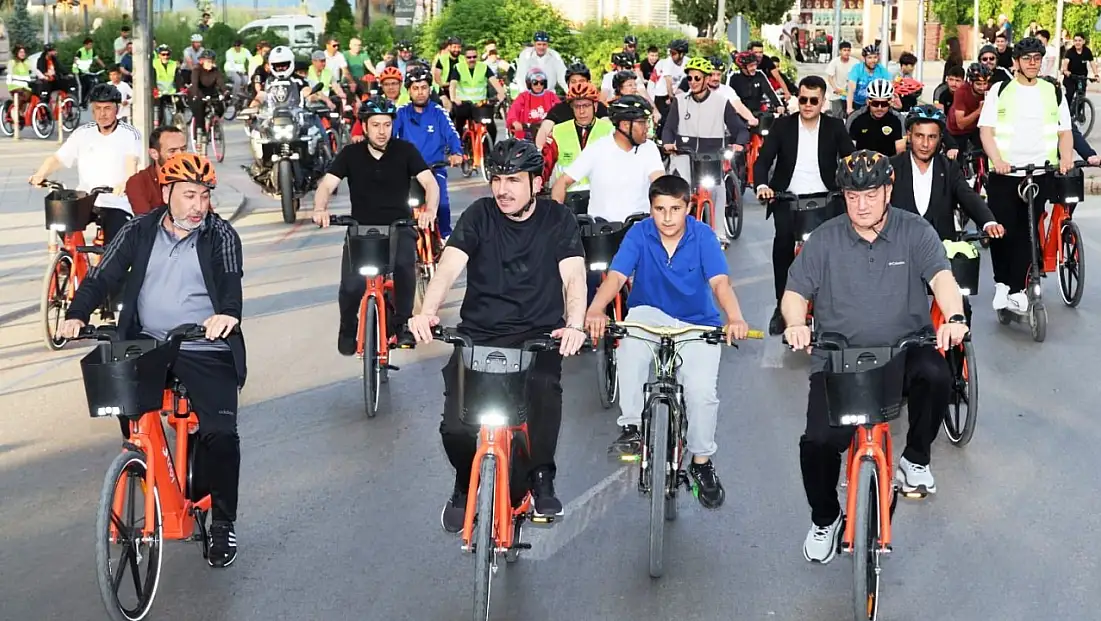 Avrupa bisiklet başkenti Konya’da binlerce bisikletsever pedal çevirdi