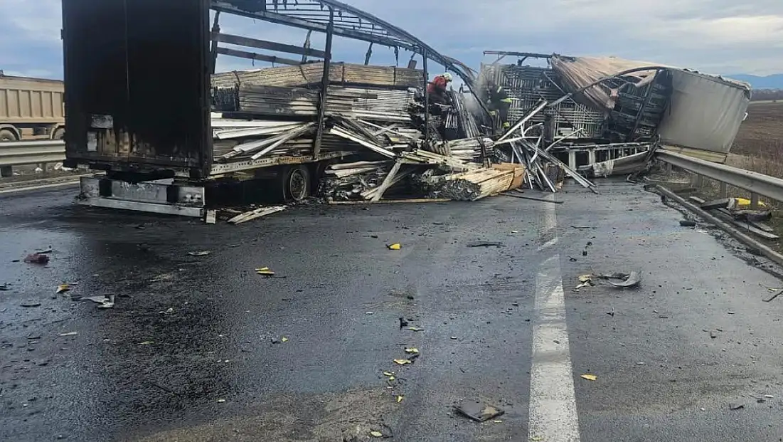 Bulgaristan'da TIR kazası: 2 Türk şoför feci şekilde hayatını kaybetti