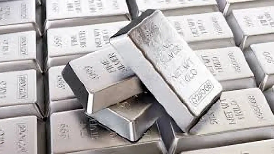 Gümüşte tarihi zirve! Ancak bu rakamlar uyarı veriyor...