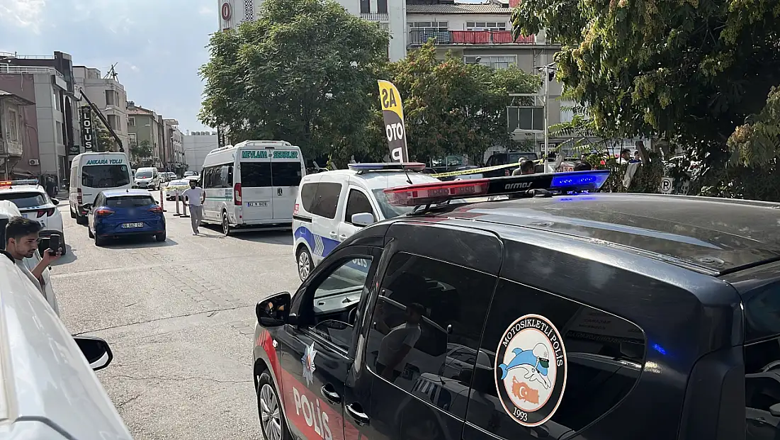 Konya’da husumetliler karşı karşıya geldi! Bıçaklı saldırı kamerada