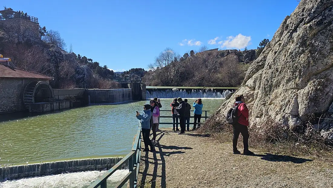 Konya'da kış ortasında bahar yaşandı, vatandaş keyfini böyle çıkardı