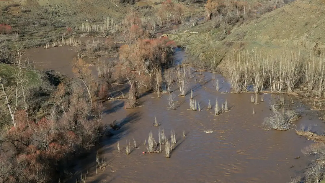 Konya’da taşkın alarmı: Tarım arazileri sular altında kaldı