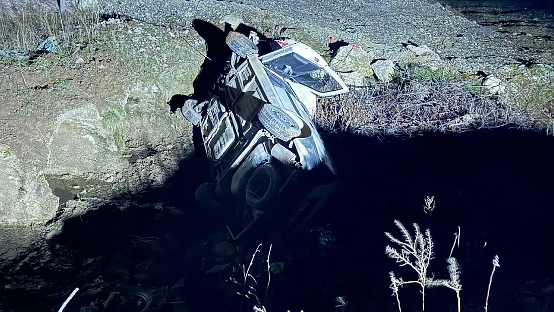 Konya yolunda tek şeride düşen yolda kaza! Aynı aileden 5 kişi yaralandı