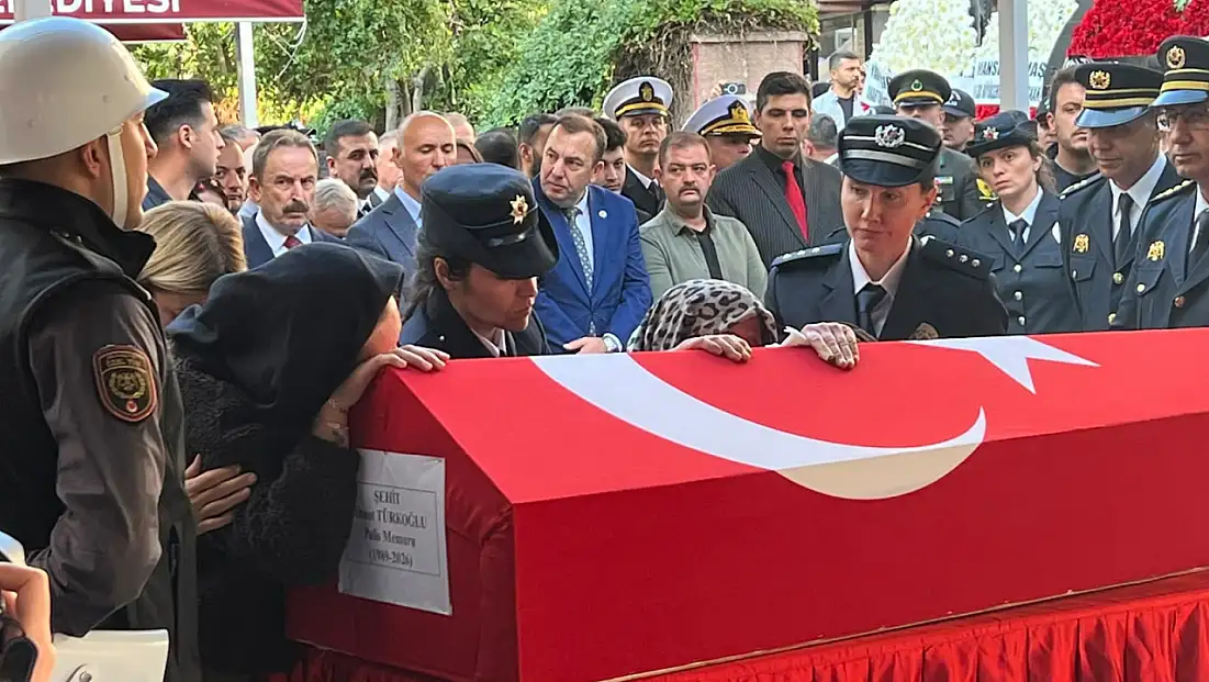 Şehit polis Ahmet Türkoğlu son yolculuğuna uğurlandı