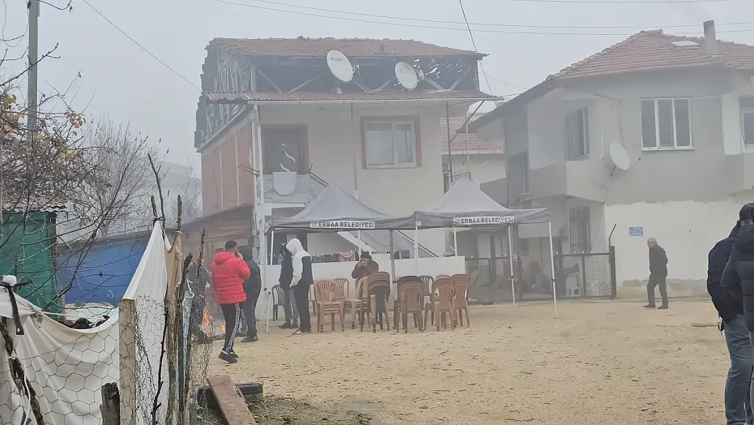 Tartıştığı arkadaşını evinin önünde vurdu