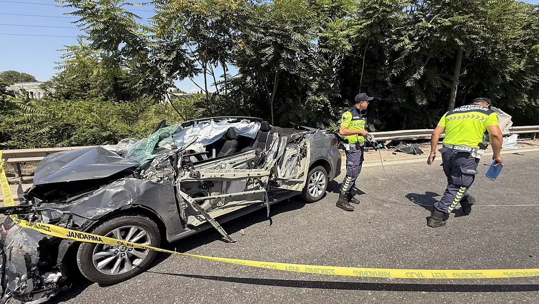 TIR’a çarpan otomobilin sürücüsü uzman onbaşı öldü