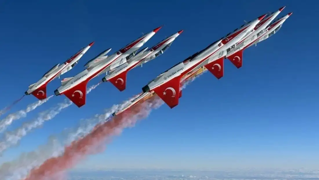 Türk Yıldızları, Konya'da üniversiteli gençlerle uçuş tutkusunu paylaştı