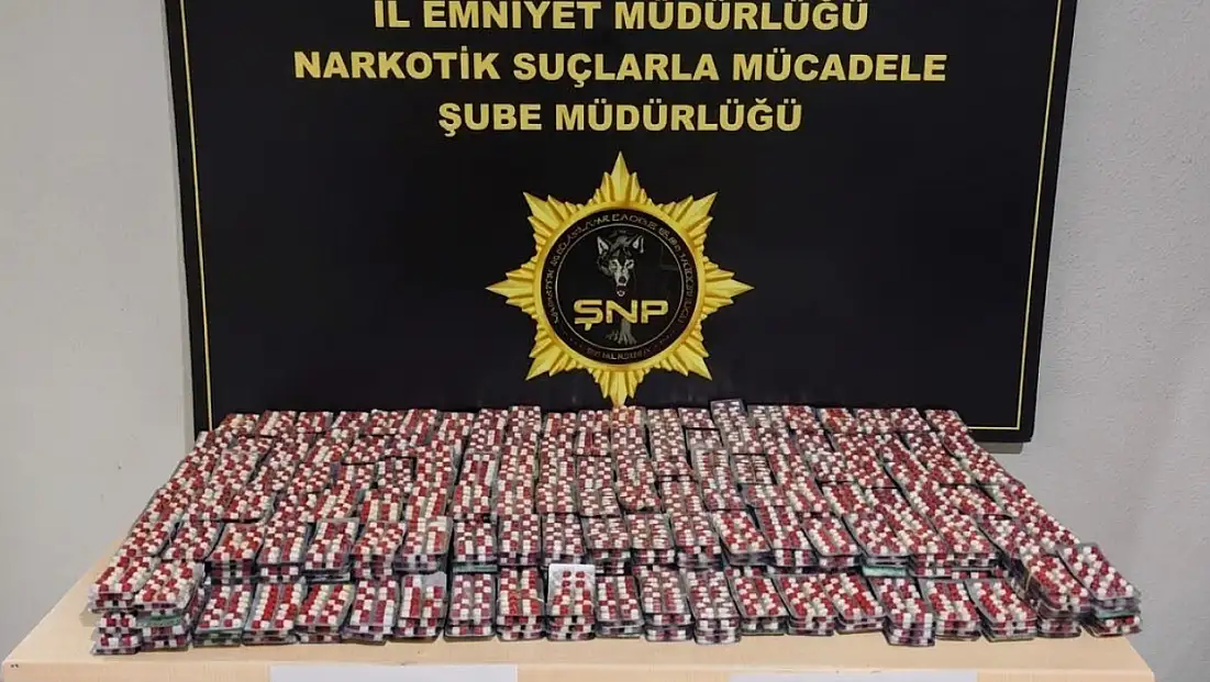 Zehir tacirlerine darbe: 13 bin 100 uyuşturucu hap yakalandı