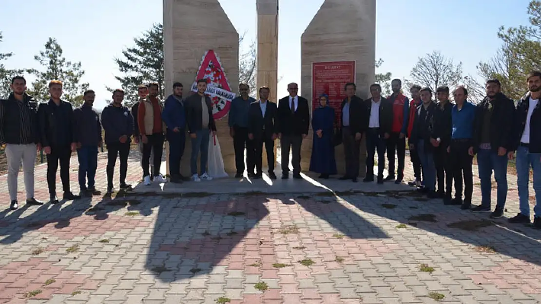 25 sene önce trafik kazasında ölenler anıldı