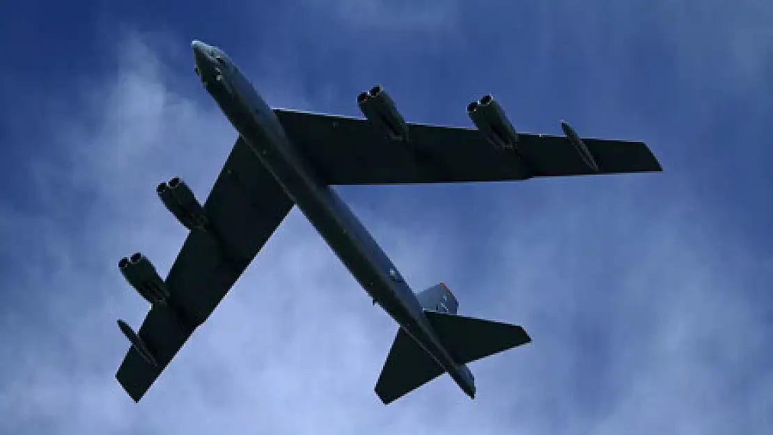 B-52 bombardıman uçağı konuşlandırılıyor