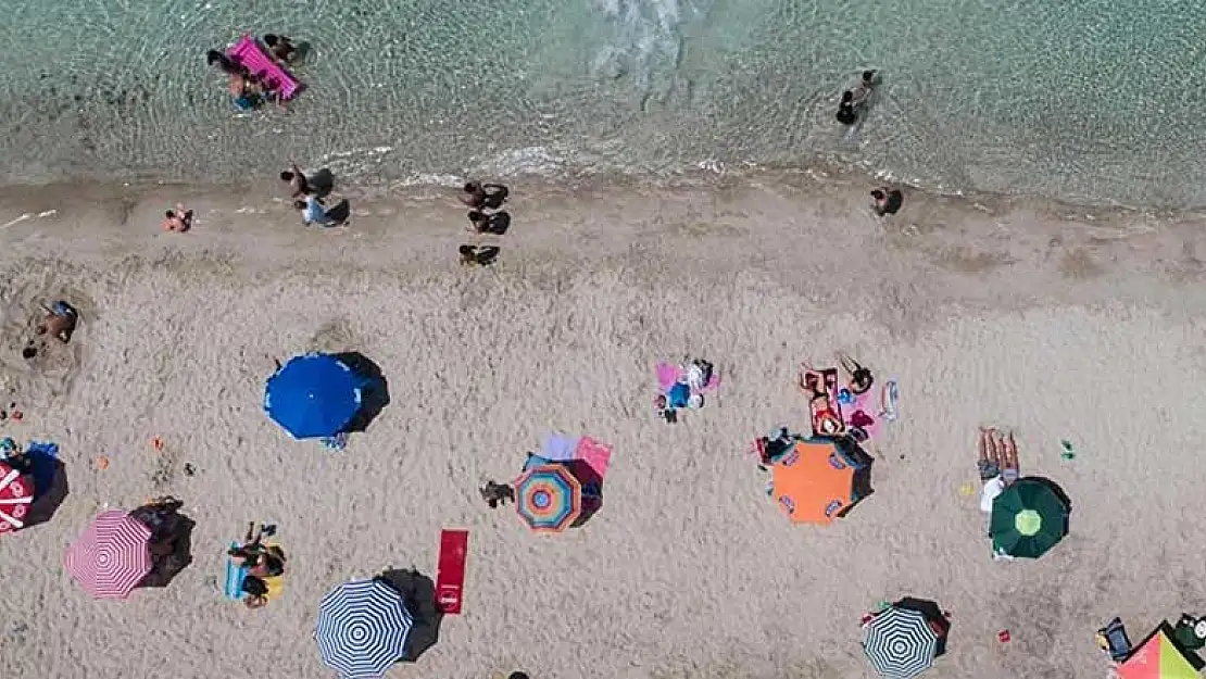 Türkiye'de sosyal mesafeli tatil başlıyor