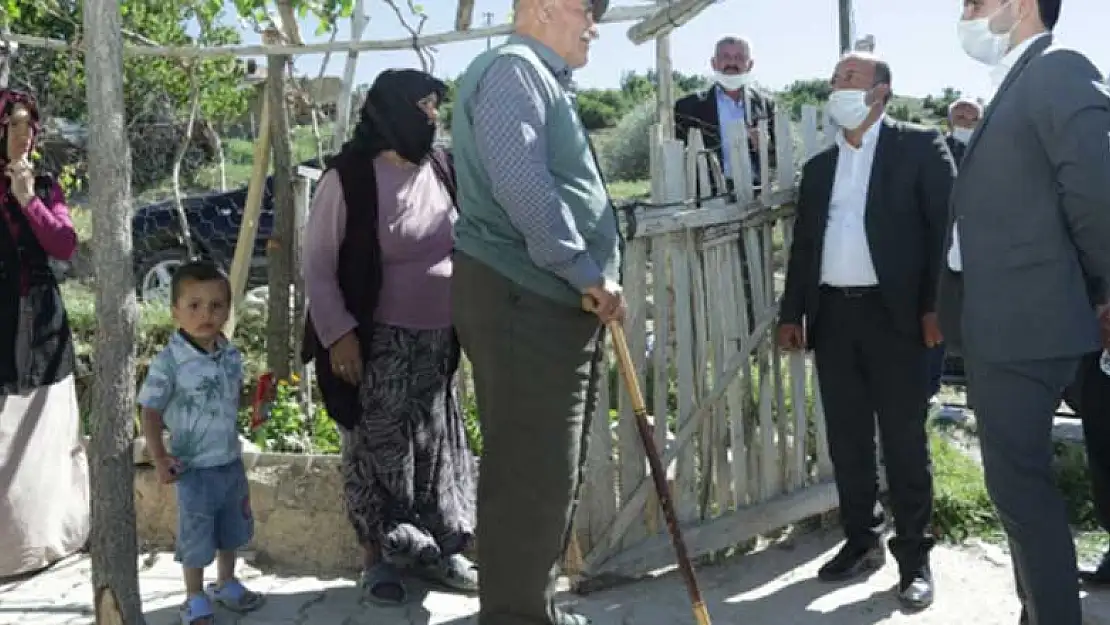 Konya Halkapınar'da Kaymakam ve Başkandan 65 yaş üstü vatandaşlara ziyaret