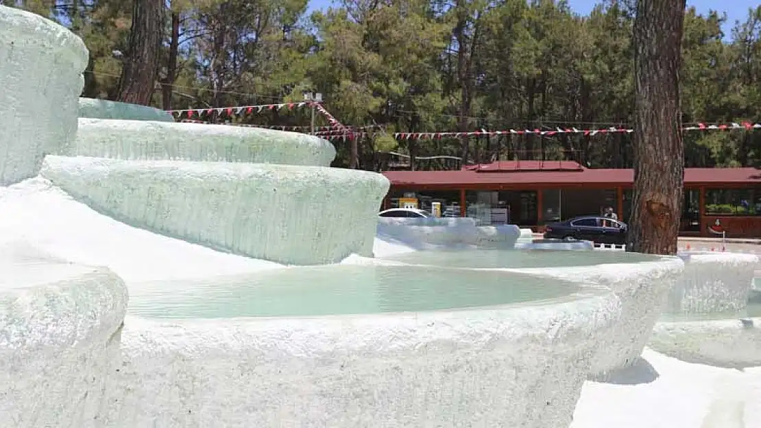 Kepez Belediyesi Pamukkale'yi Antalya'ya getirdi