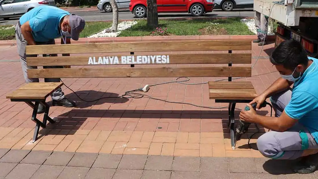 Alanya'nın şehir mobilyaları da koronavirüse göre şekilleniyor