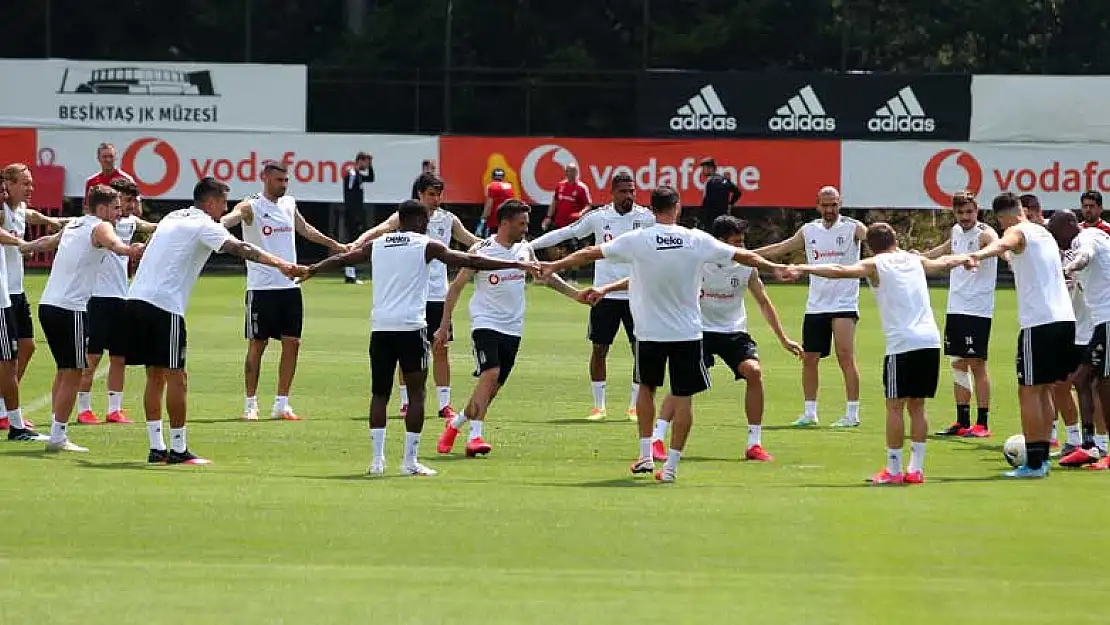 Beşiktaş el ele verdi Konyaspor'a hazırlanıyor