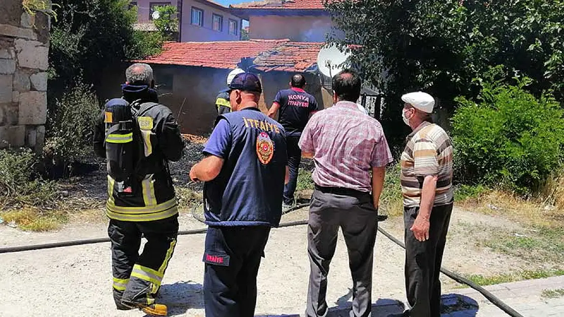 Konya Ilgın'da evde çıkan yangın müştemilatı küle çevirdi