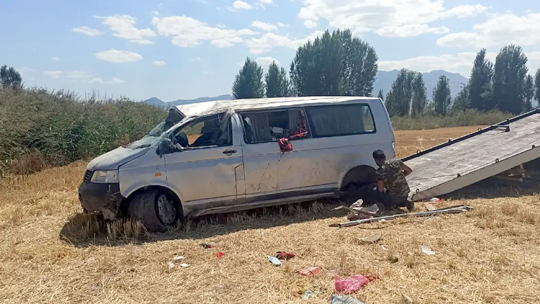 Konya Seydişehir'de oevrilen minibüsteki çift hayatını kaybetti