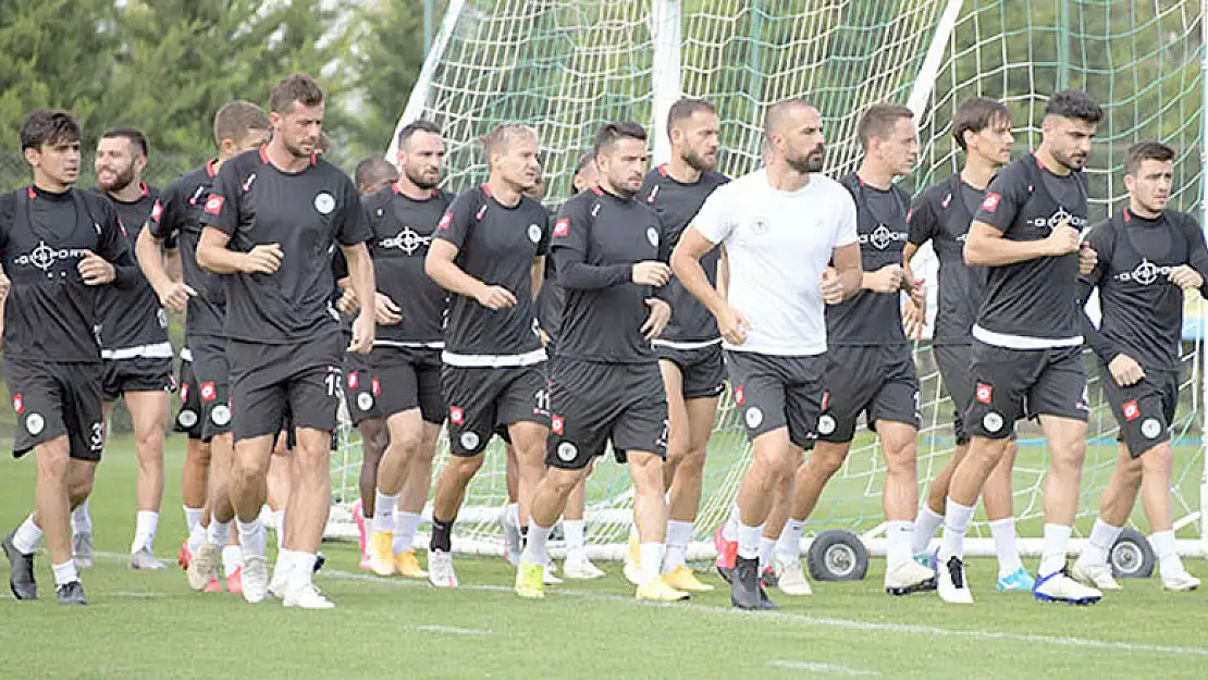 Konyaspor günü tek idmanla geçirdi