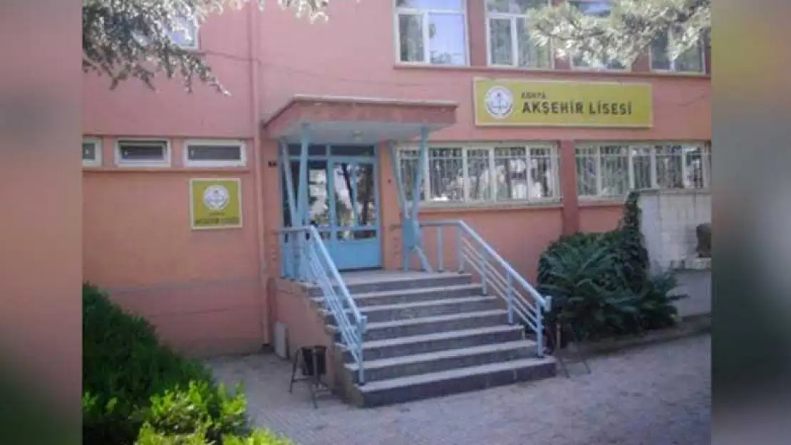 Akşehir Lisesi eski binasına dönüyor