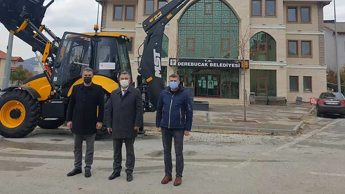 Çevre ve Şehircilik Bakanlığı'ndan Derebucak'a iş makinesi