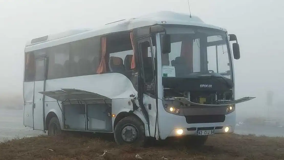 Konya'da askeri personel taşıyan midibüs ile tır çarpıştı: 10 yaralı