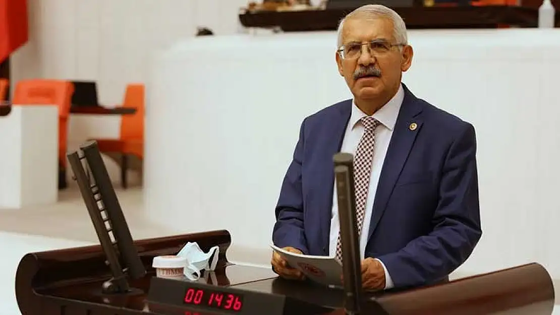 İYİ Parti Konya Milletvekili Fahrettin Yokuş ile Bakan Pakdemirli arasında ilginç diyalog: O kişi şu mu?