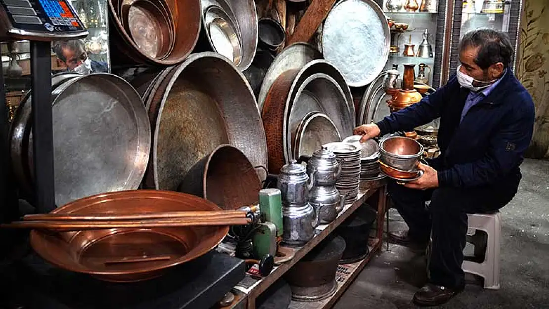 Konya'nın tarihi Gevraki Hanı kaybolmaya yüz tutan mesleklere yuva oldu