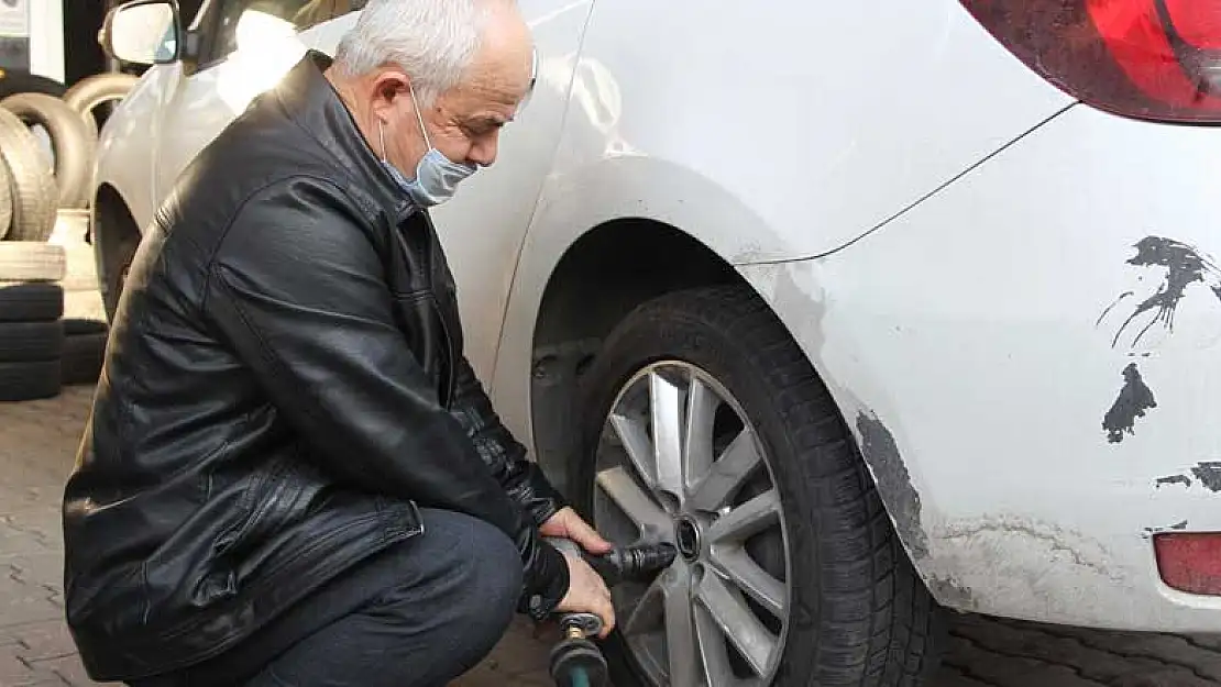 Konya'da kış lastiği satışları durdu