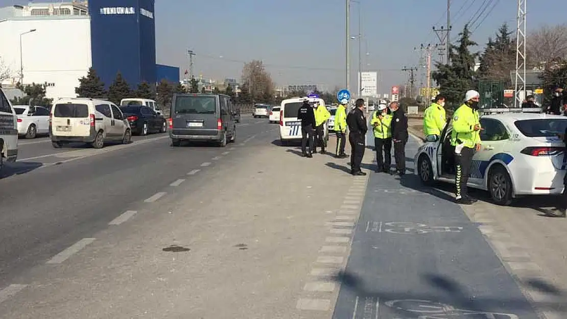 Konya'daki ölümlü kazayı görüp kaçan aracı takip eden vatandaş sürücüyü yakalattı