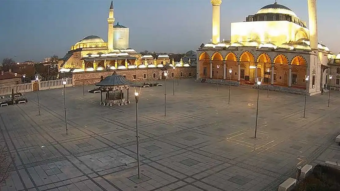 Konya'da vatandaşlar kurallara uydu! Zorunlu olmadıkça kimse dışarıya çıkmadı