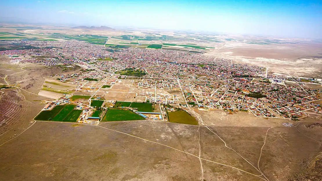 Konya Karapınar'da kerpiç ev satılığa çıkarıldı