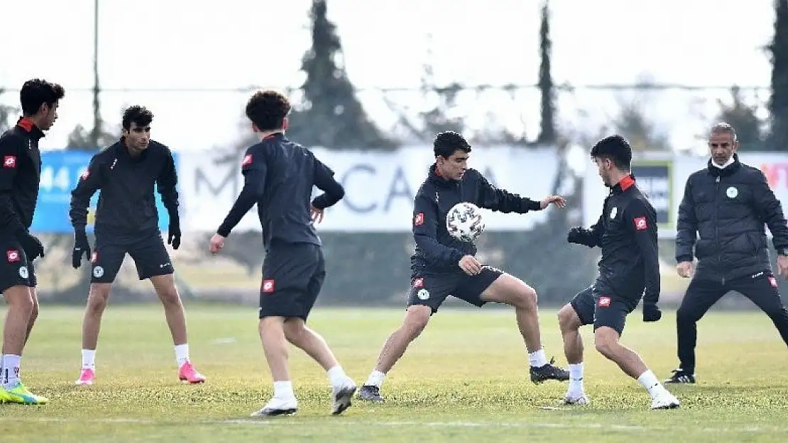 Konyaspor yarın oynayacağı Galatasaray maçının hazırlıklarına başladı