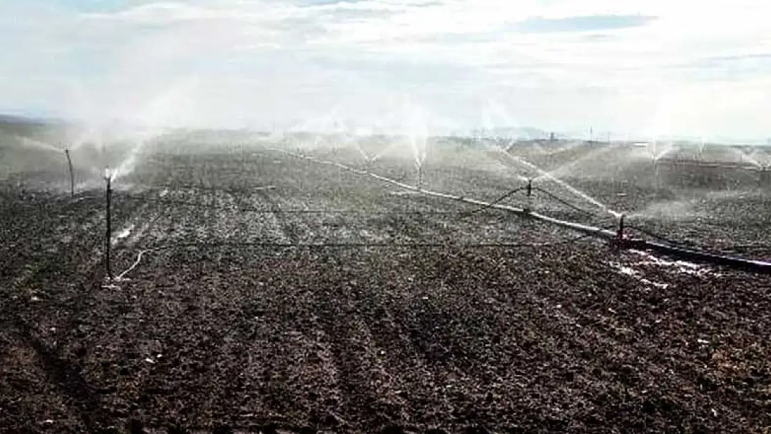 Türkiye'ye gelmeyen kar yağışı nedeniyle Konyalı çiftçiler çözümü başka yollarda buldu