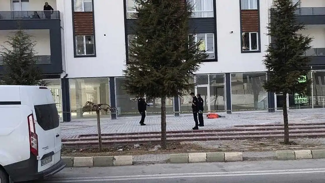 Konya'da 7. kattaki evinin penceresinden düşen şahıs hayatını kaybetti