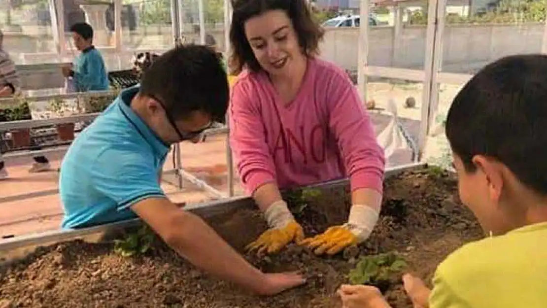 Özel öğrencileri geri dönüşüm projesi: KOP İle Doğaya Dönüşüm