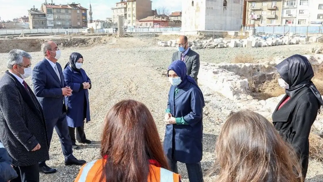 Leyla Şahin Usta, Şükran Mahallesinde incelemelerde bulundu