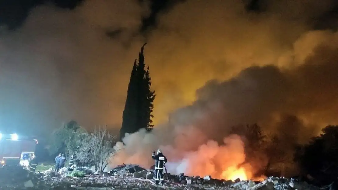 Antalya'nın gökyüzü bir anda dumanla kaplandı! Çalışmalar sürüyor