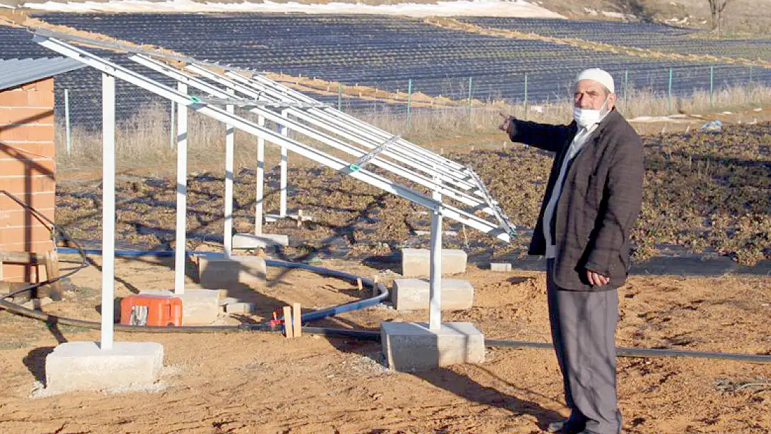 Konya'da tarla sulamak için kurulan güneş panellerini çalan hırsız bir ilçeyi bezdirdi