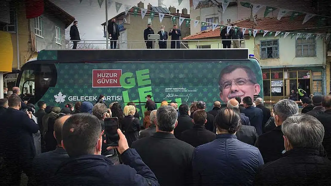 Davutoğlu, Konya'da parti teşkilatlarının açılışına katıldı