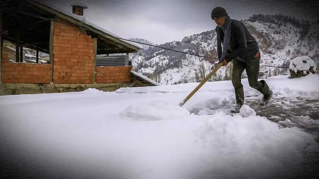 Konya'da kar yağışı durdu kürüme mesaisi başladı