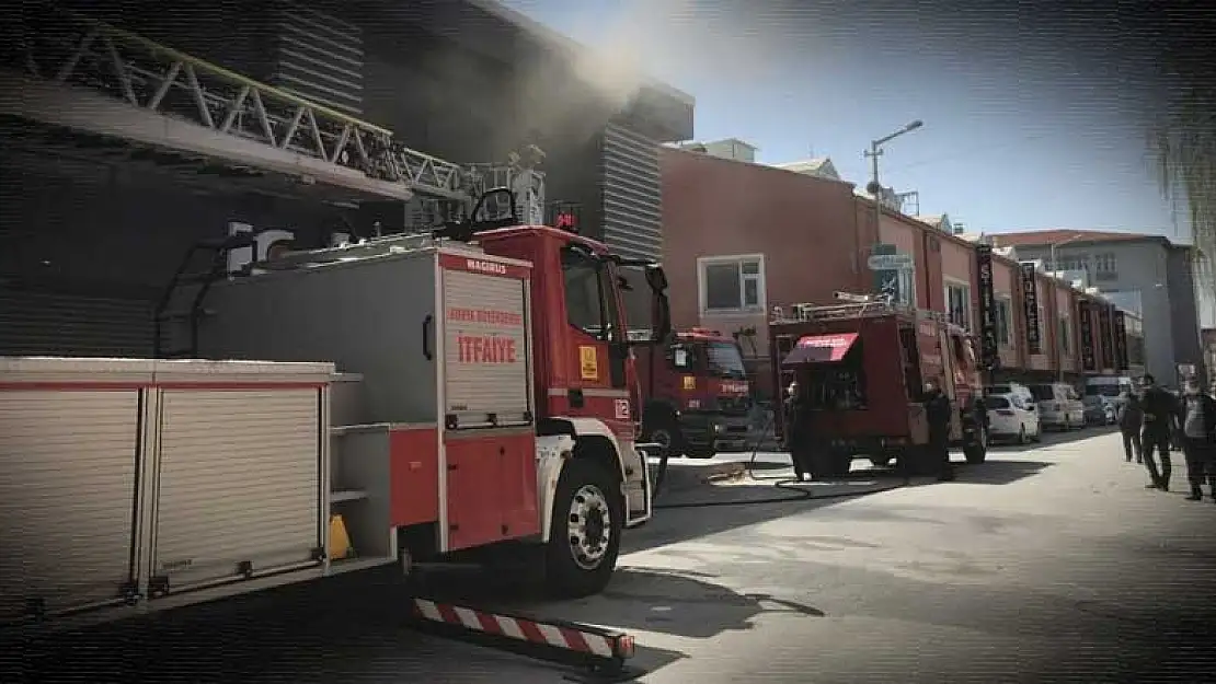 Konya'da ayakkabı imalathanesinde önce patlama oldu sonra yangın başladı