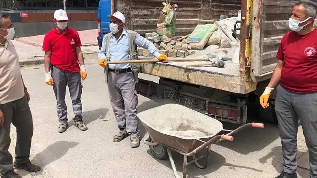 Seydişehir Belediyesi 1 Mayıs'ı iftariyelik dağıtarak kutladı