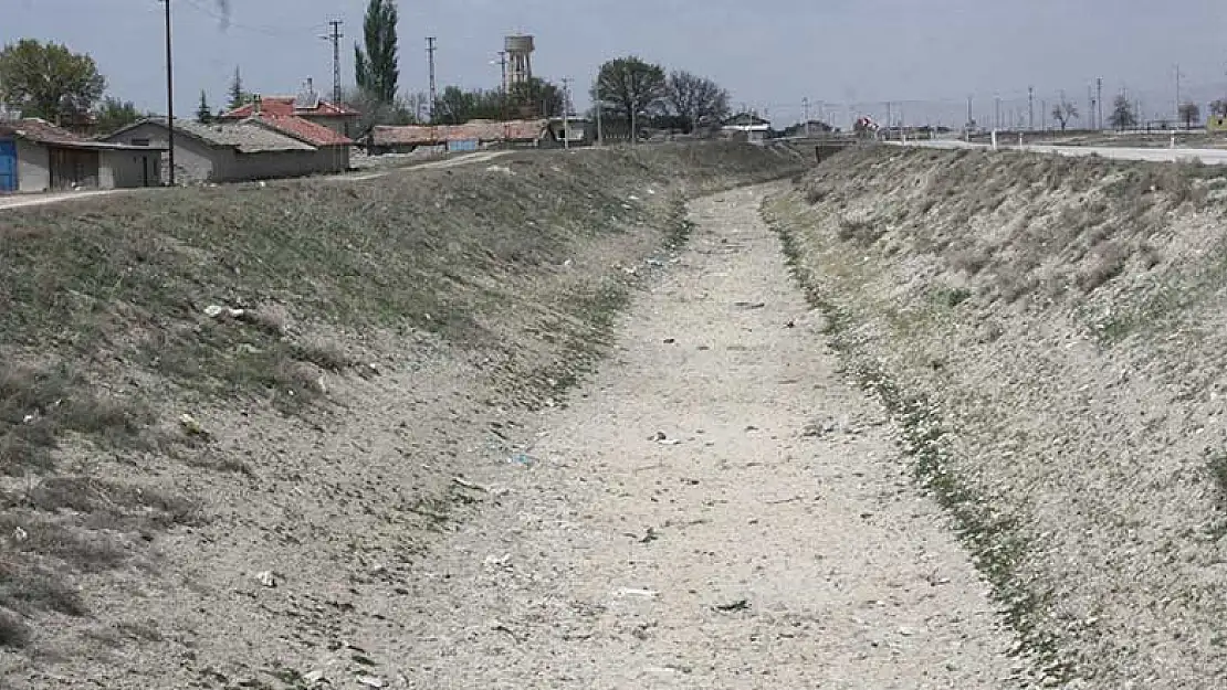 CHP Konya İl Başkanı Barış Bektaş çiftçilerle bir araya geldi