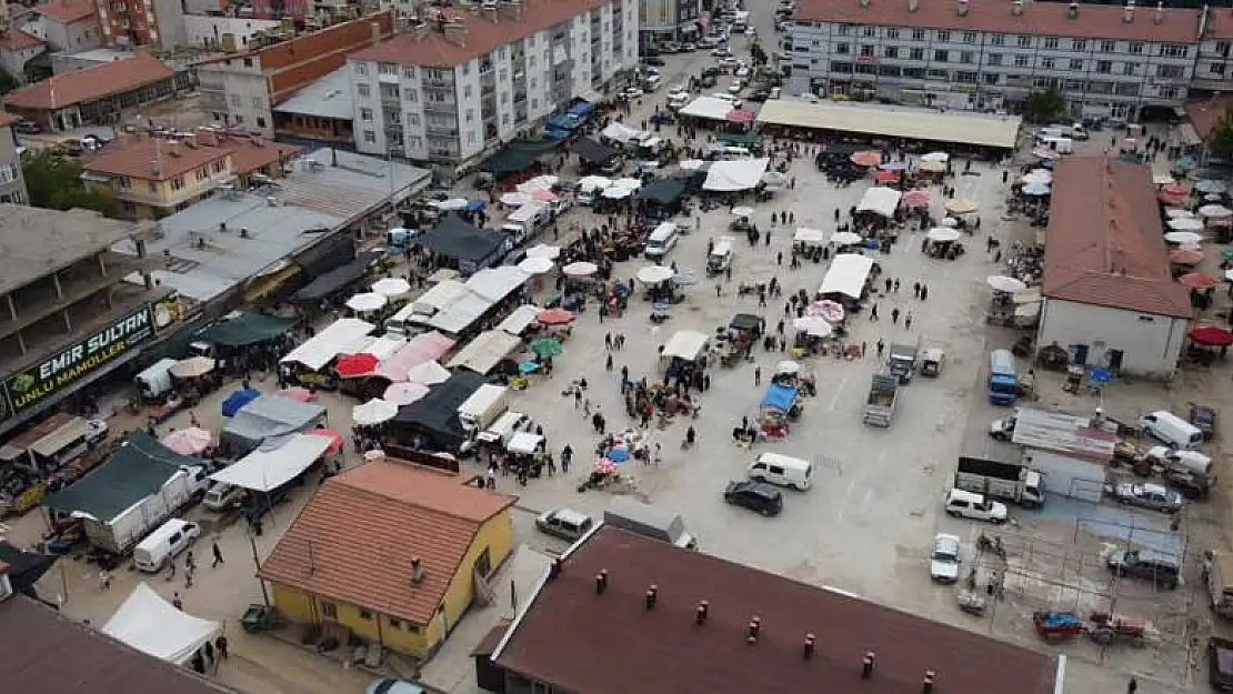 Beyşehir'de pazarcılar tezgah açtı