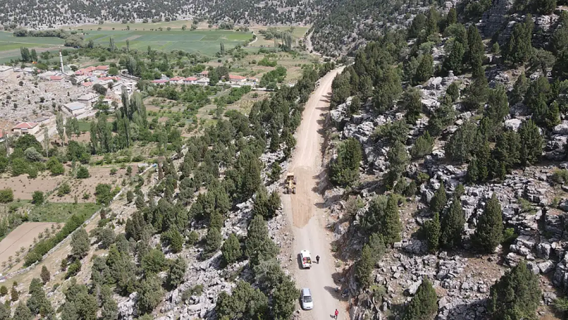 Konya'nın Seydişehir ilçesinde yayla yollarında çalışmalar devam ediyor