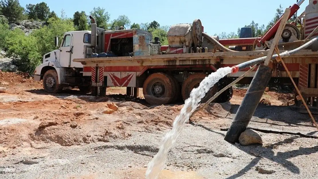 KOSKİ Bozkır'ın üç mahallesine sağlıklı içme suyu sağlamak için sondaj kuyuları açtı