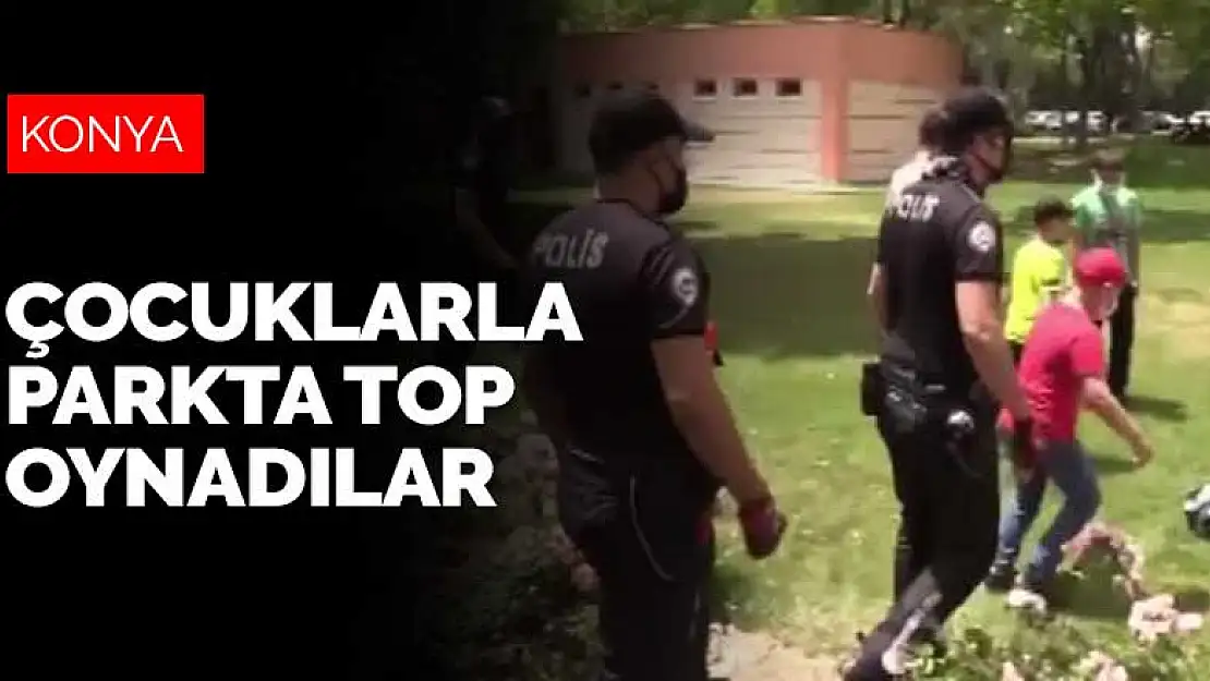 Daveti geri çevirmediler! Konya polisi çocuklarla top oynadı