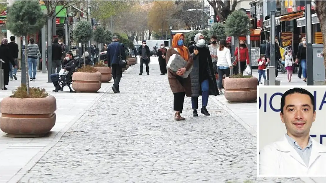 Dr. Öğr. Üyesi Uğurcan,  tüm insanların aşılarını yaptırmasında fayda var