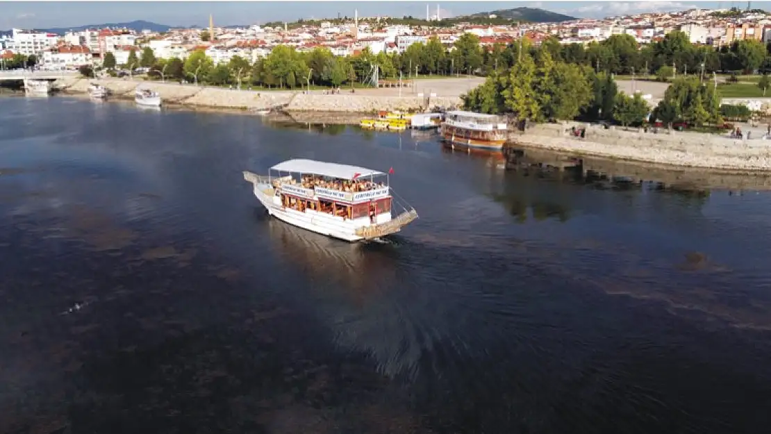 Beyşehir Gölü'nde su seviyesinin azalması yat işletmecilerini tedirgin ediyor